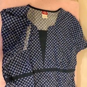 Ladies flower print hospital scrubs size XL